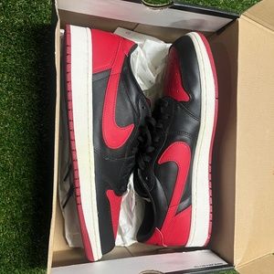 Red Jordan 1 Low